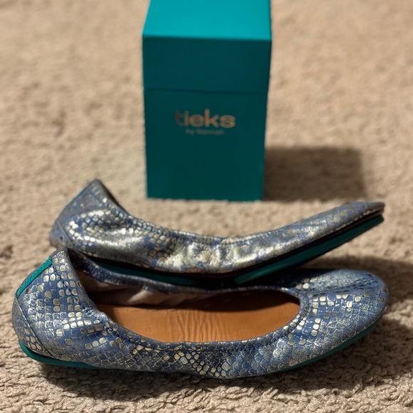 Tieks Paradise Blue Size 8 - Picture 4 of 9